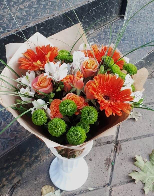 Букет цветов из: Герберы, Хризантемы, Альстромерии и Розы в Молодежный