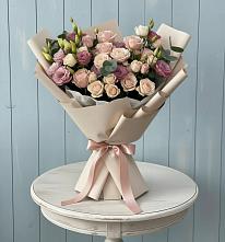 Букет цветов из:  Розы и Лизиантусы в Молодежный