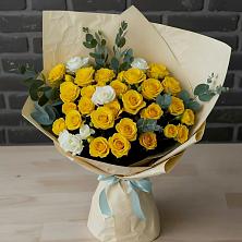 Букет цветов из:  Розы в Молодежный