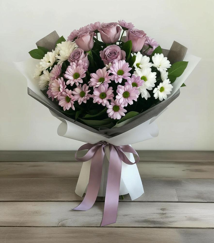Букет цветов из: Хризантемы и Розы в Молодежный