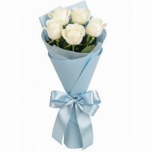 Букет 5 Белых роз Проуд в Молодежный