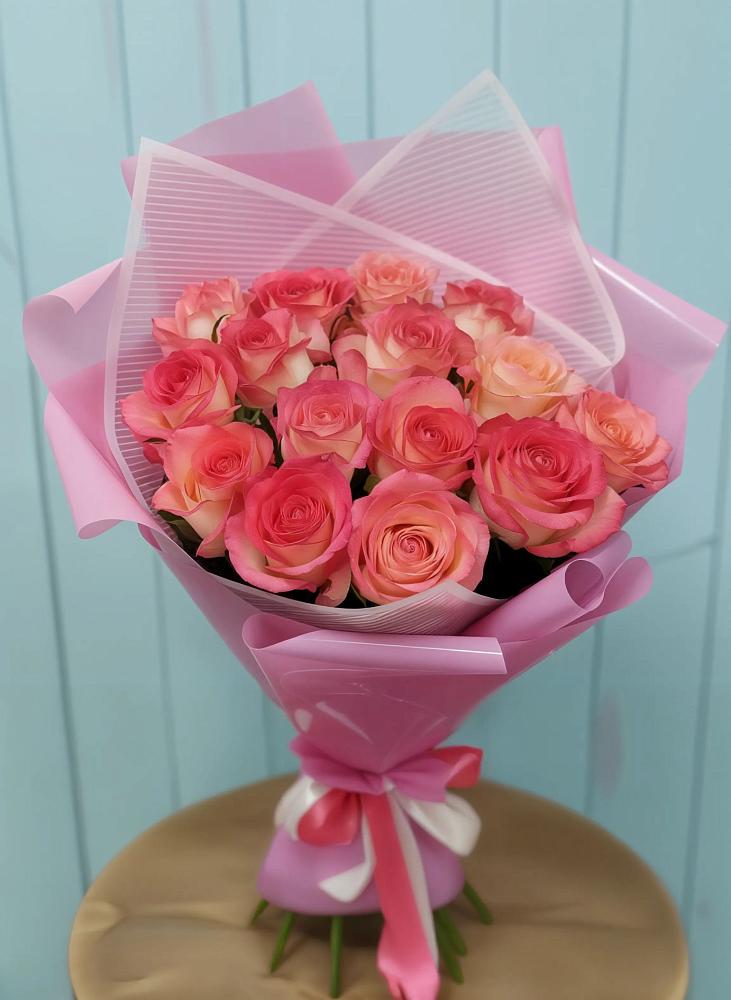 Букет 15 Розовых роз Равель в Молодежный