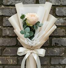 Букет цветов из:  Розы в Молодежный