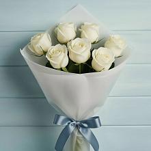Букет 7 Белых роз Эдлесс Лав в Молодежный