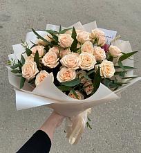 Букет Кремовые розы Латте в Молодежный