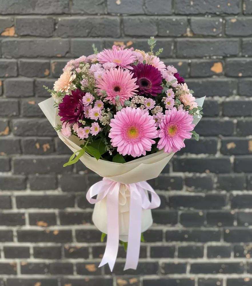 Букет цветов из: Герберы и Хризантемы в Молодежный