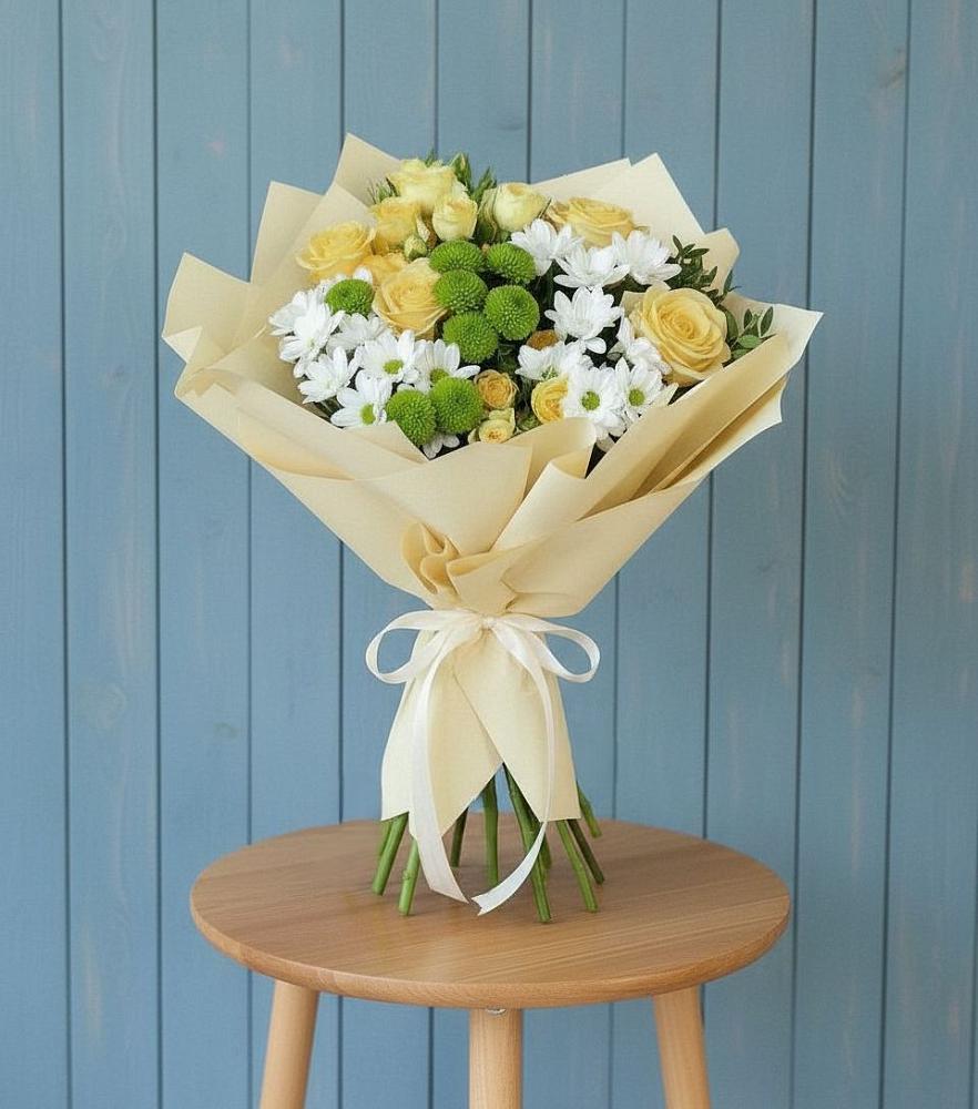 Букет цветов из: Хризантемы и Розы в Молодежный
