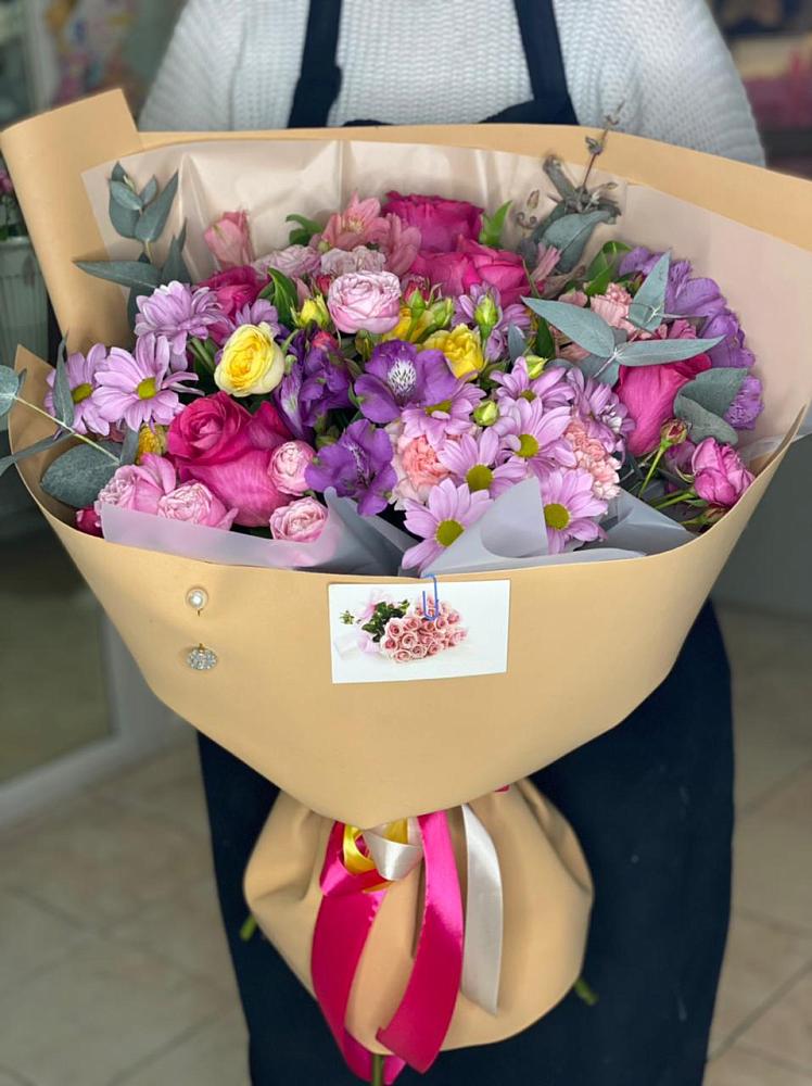 Букет цветов из: Хризантемы, Гвоздики и Альстромерии в Молодежный