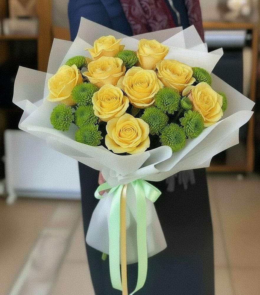 Букет цветов из: Хризантемы и Розы в Молодежный