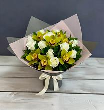 Букет цветов из:  Орхидеи и Розы в Молодежный