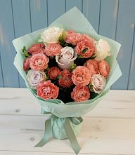Букет цветов из:  Розы в Молодежный