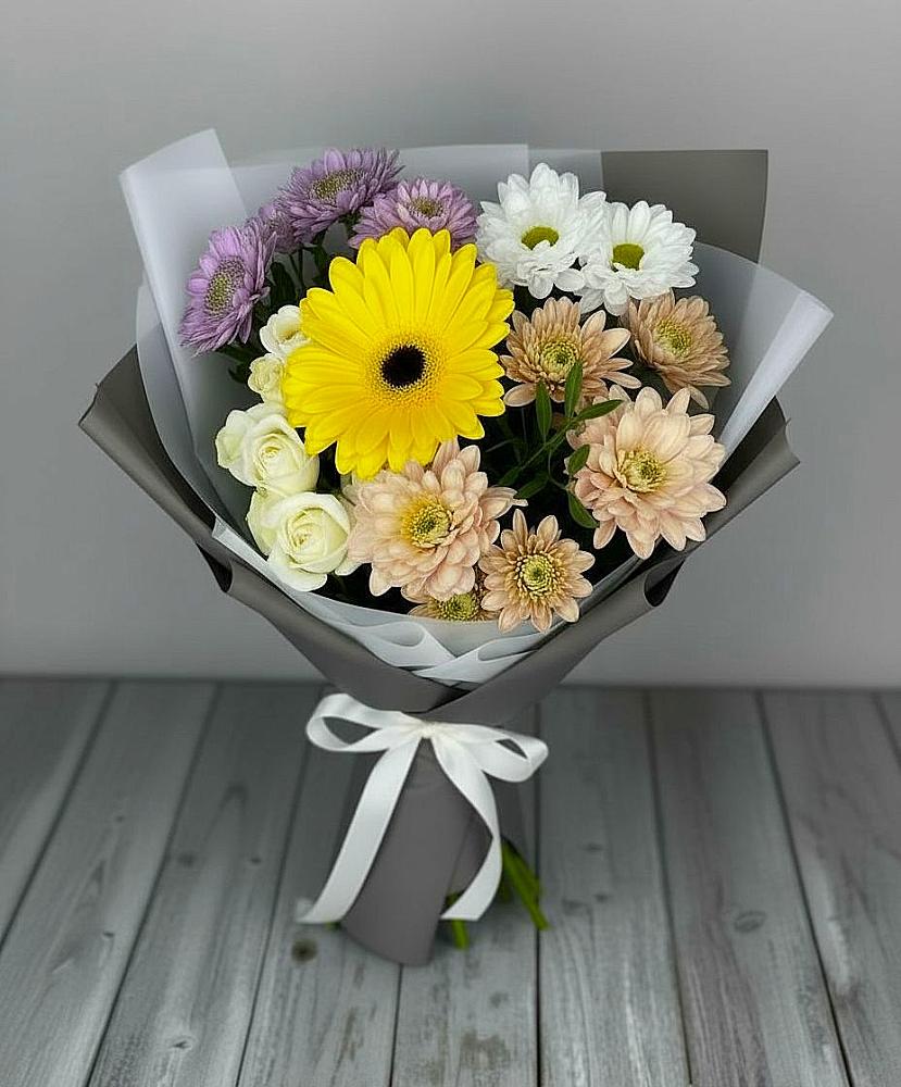 Букет цветов из: Розы, Герберы и Хризантемы в Молодежный
