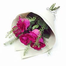 Букет цветов из:  Розы в Молодежный