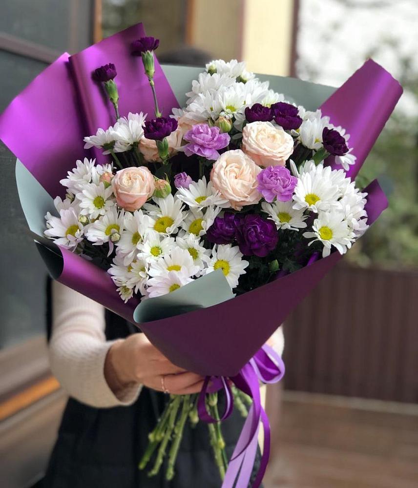 Букет цветов из: Хризантемы, Гвоздики и Розы в Молодежный