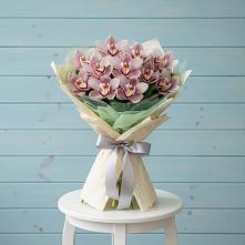 Букет цветов из:  Орхидеи и Розы в Молодежный
