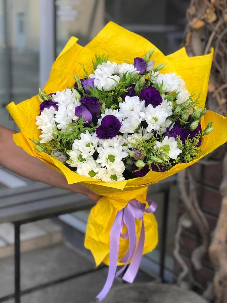 Букет цветов из: Ирисы, Хризантемы и Ромашки в Молодежный
