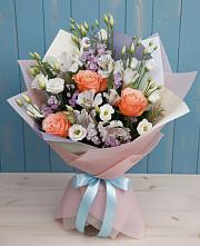 Букет цветов из:  Лизиантусы, Розы, Альстромерии и Гипсофила #REPLACE_PRED# Молодежный