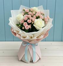 Букет цветов из:  Розы в Молодежный