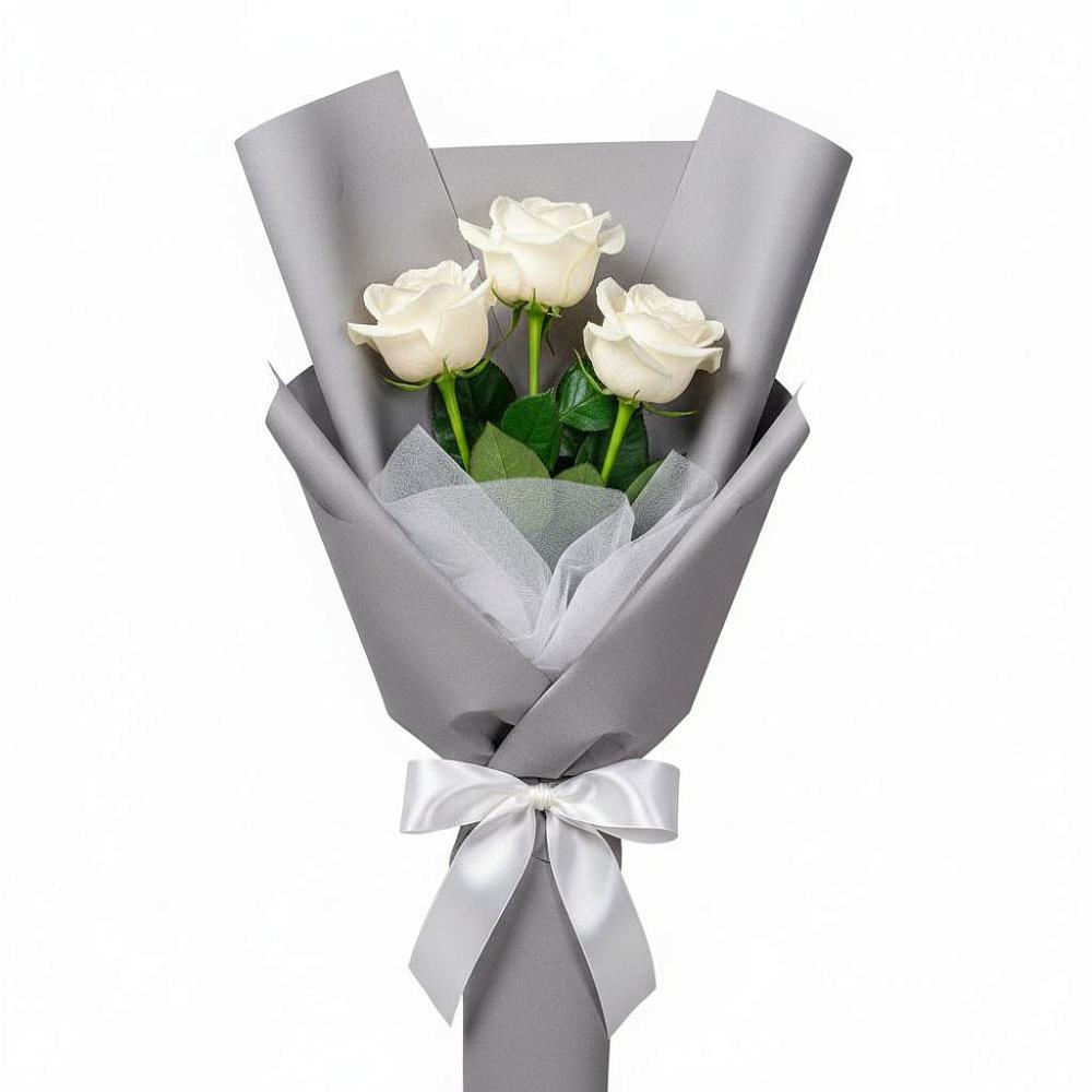Букет 3 белые розы в Молодежный