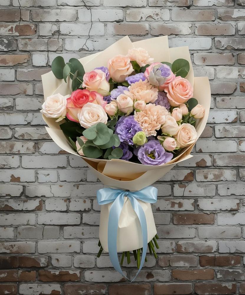 Букет цветов из: Розы, Лизиантусы и Гвоздики в Молодежный