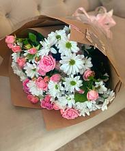 Букет цветов из:  Розы и Хризантемы в Молодежный