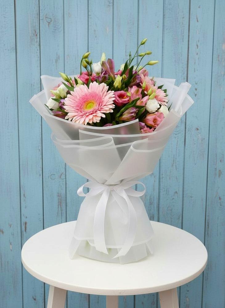 Букет цветов из: Герберы, Альстромерии и Лизиантусы в Молодежный