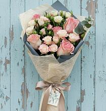 Букет цветов из:  Розы в Молодежный