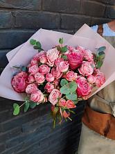 Букет розы в пальмах в Молодежный Букет цветов из: Розы в Молодежный