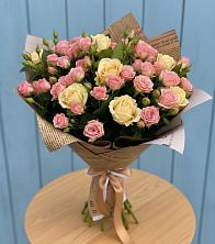 Букет цветов из:  Розы в Молодежный