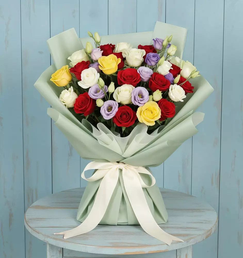 Букет цветов из: Розы в Молодежный