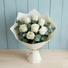 Букет Белые розы в Эвкалипте в Молодежный