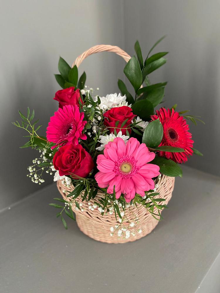 Цветочная композиция из Розы, Хризантемы и Герберы в корзине в Молодежный