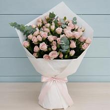 Букет цветов из:  Розы в Молодежный