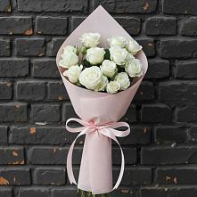 Букет цветов из:  Розы в Молодежный