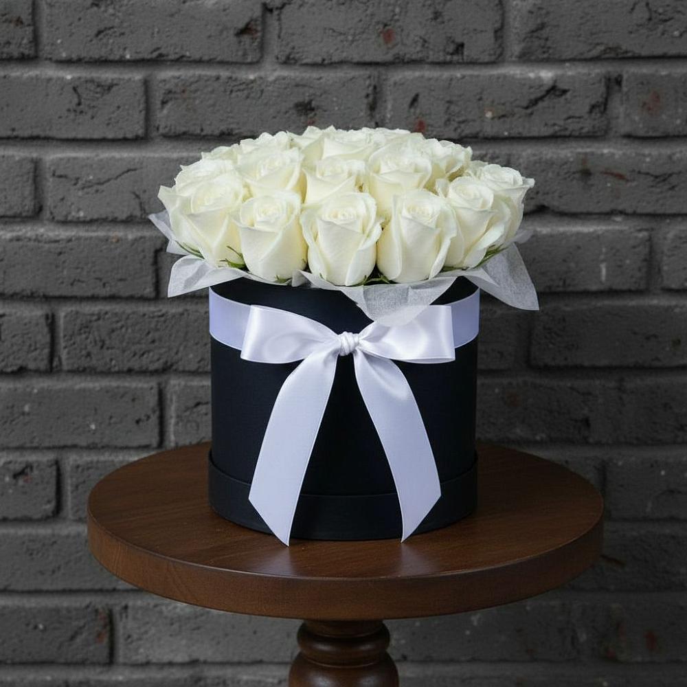 Цветочная композиция из Розы в шляпной коробке в Молодежный