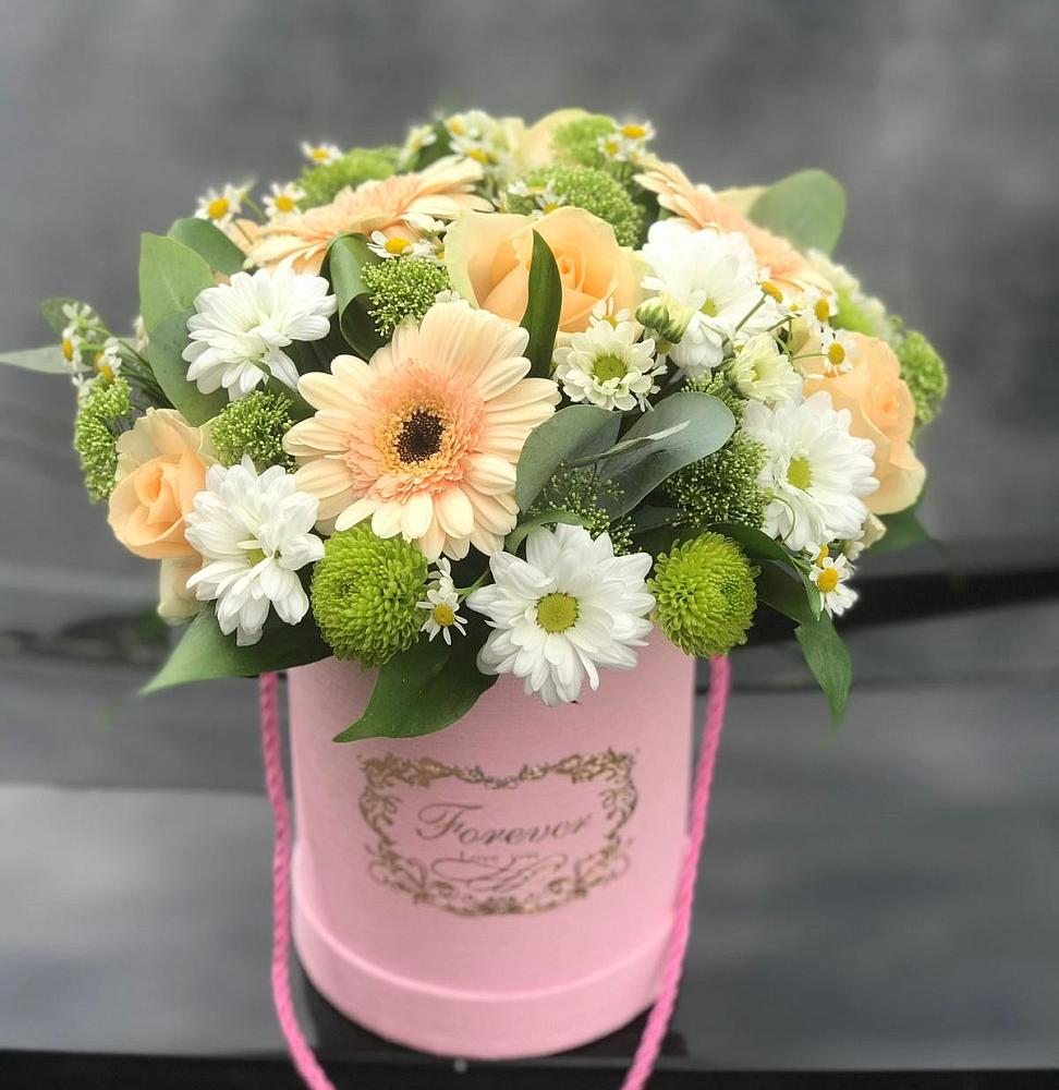 Цветочная композиция из Розы, Герберы и Хризантемы в шляпной коробке в Молодежный