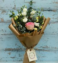 Букет цветов из:  Розы и Лизиантусы #REPLACE_PRED# Молодежный