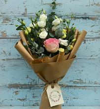 Букет цветов из:  Розы и Лизиантусы в Молодежный