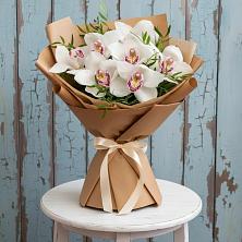 Букет цветов из:  Орхидеи и Розы в Молодежный