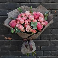 Букет цветов из:  Розы в Молодежный