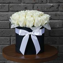 Цветочная композиция из Розы в шляпной коробке #REPLACE_PRED# Молодежный