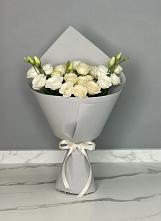 Букет цветов из:  Розы и Лизиантусы в Молодежный